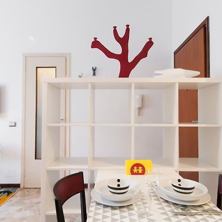 Mauro'S Studio Apartment Milan Bagian luar foto
