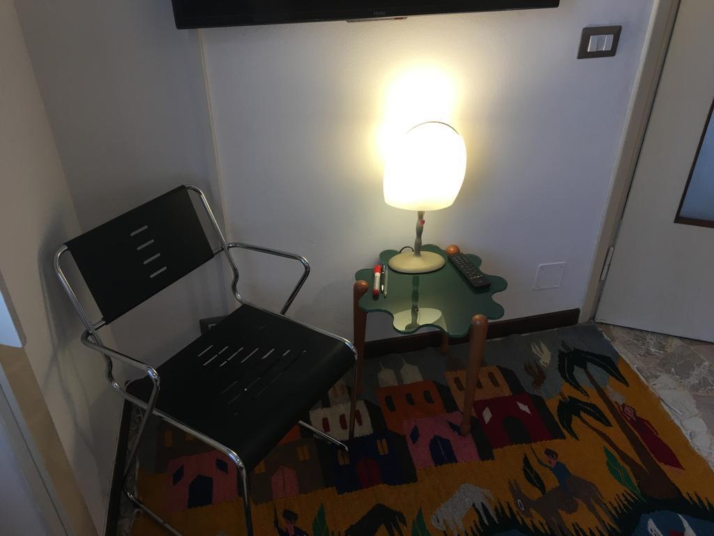 Mauro'S Studio Apartment Milan Bagian luar foto