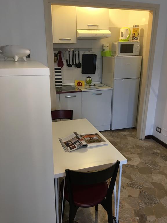 Mauro'S Studio Apartment Milan Bagian luar foto